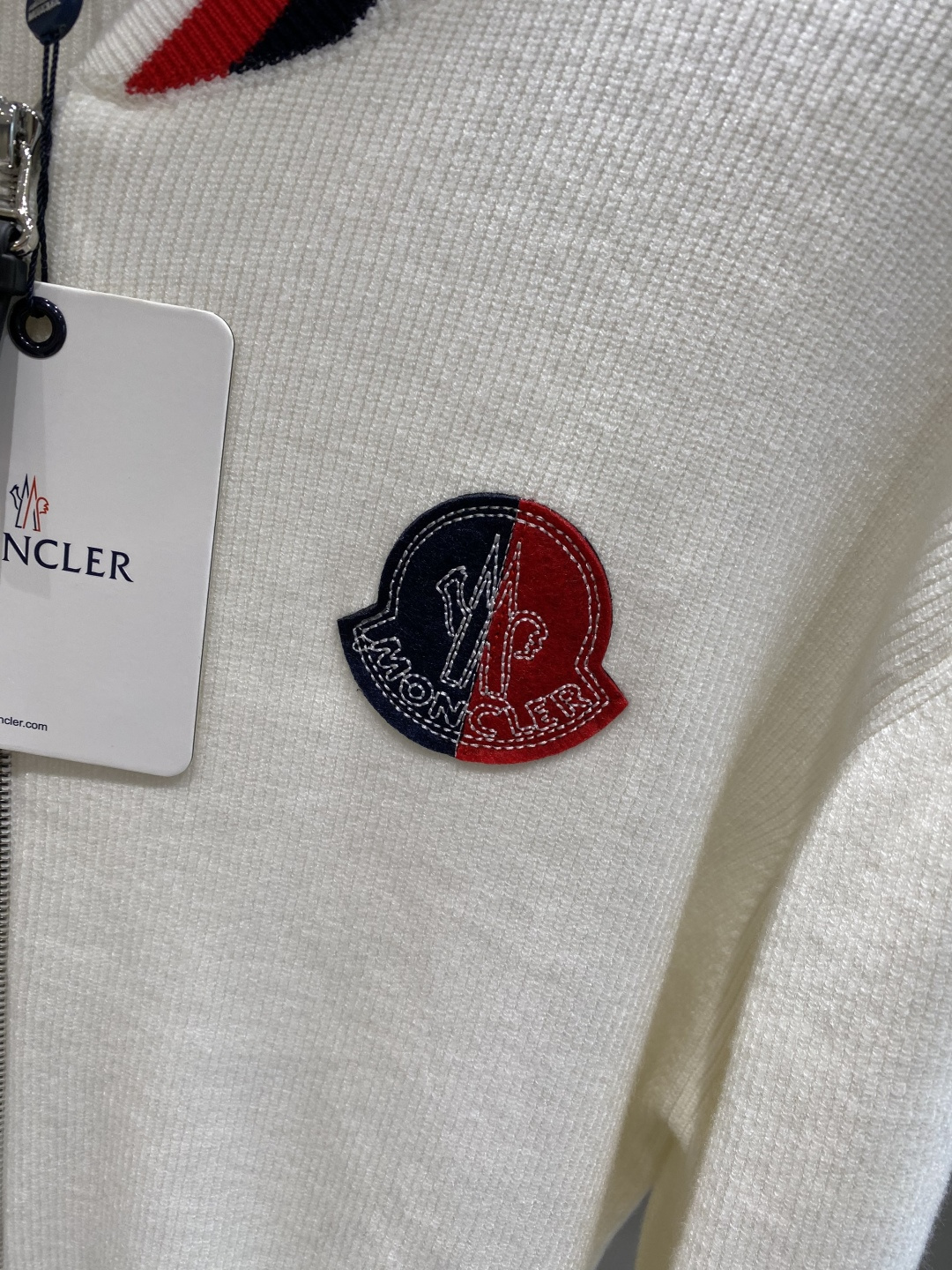 《𝙉𝙚𝙬🤍🖤蒙家》2025秋冬新款男士羊毛针织开衫外套。专柜在售爆款单品，各大时尚买手明星人手一件的百搭