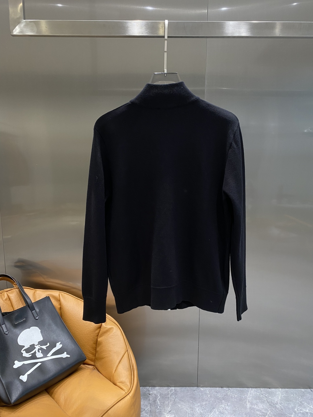 《𝙉𝙚𝙬🤍🖤古家》2025秋冬新款男士羊毛针织开衫外套。专柜在售爆款单品，各大时尚买手明星人手一件的百搭