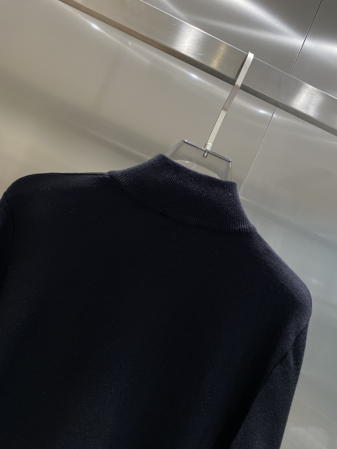 《𝙉𝙚𝙬🤍🖤古家》2025秋冬新款男士羊毛针织开衫外套。专柜在售爆款单品，各大时尚买手明星人手一件的百搭