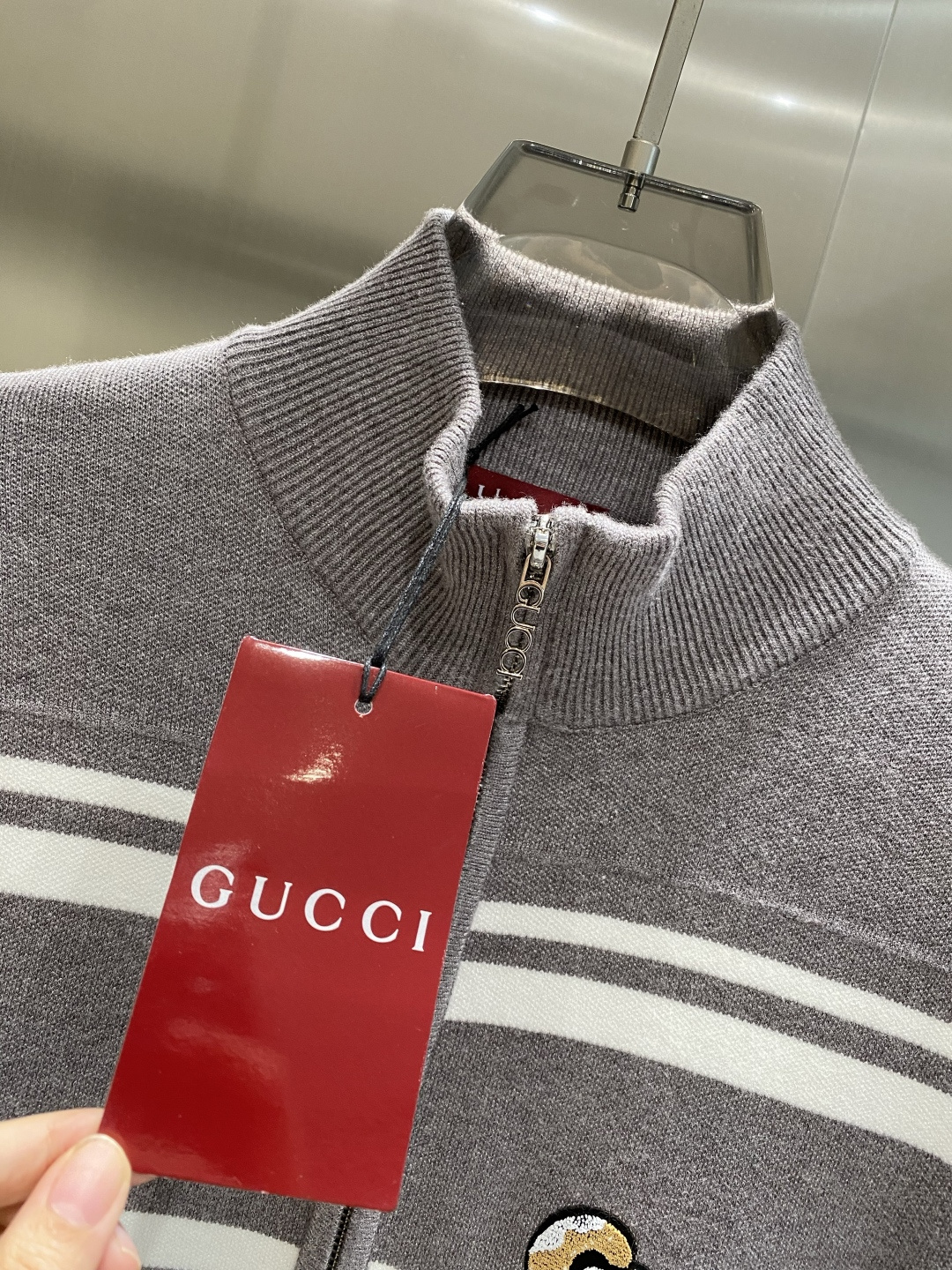 《𝙉𝙚𝙬🤍🖤古家》2025秋冬新款男士羊毛针织开衫外套。专柜在售爆款单品，各大时尚买手明星人手一件的百搭