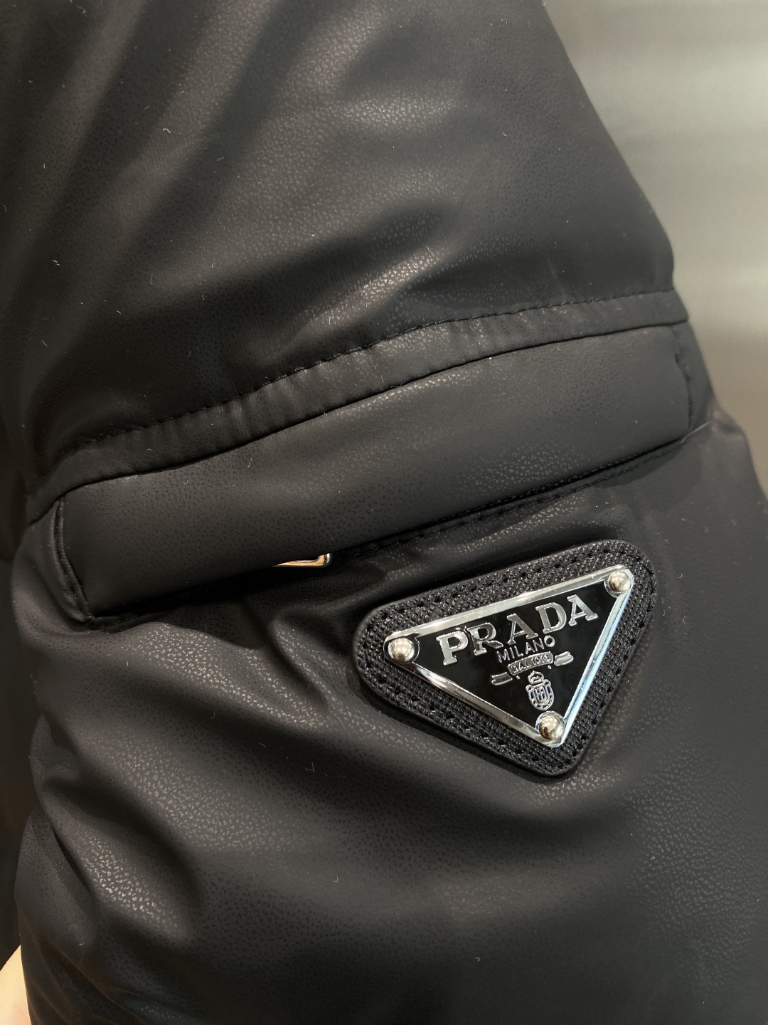 《𝙉𝙚𝙬🤍🖤普家》代购正品级别秋冬新款羽绒服 原版1:1订制五金配件全进口原版定制 欢迎专柜对比 绝对的