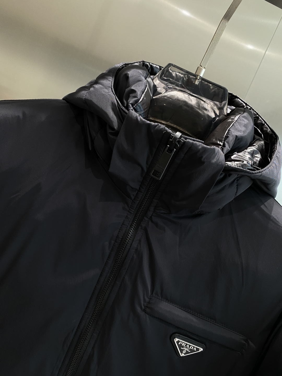 《𝙉𝙚𝙬🤍🖤普家》代购正品级别秋冬新款双面穿羽绒服 原版1:1订制五金配件全进口原版定制 欢迎专柜对比 