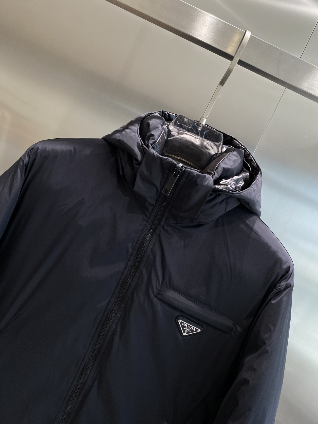 《𝙉𝙚𝙬🤍🖤普家》代购正品级别秋冬新款双面穿羽绒服 原版1:1订制五金配件全进口原版定制 欢迎专柜对比 