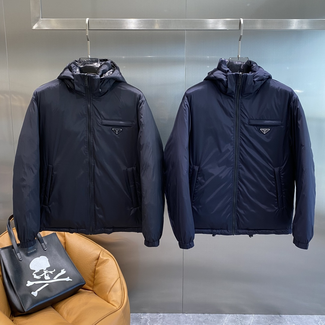 《𝙉𝙚𝙬🤍🖤普家》代购正品级别秋冬新款双面穿羽绒服 原版1:1订制五金配件全进口原版定制 欢迎专柜对比 