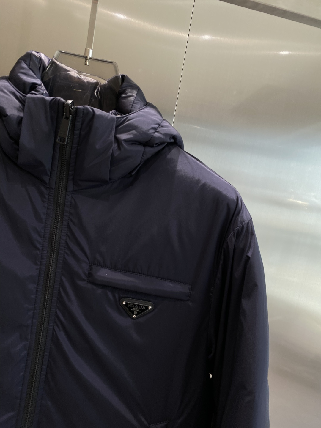 《𝙉𝙚𝙬🤍🖤普家》代购正品级别秋冬新款双面穿羽绒服 原版1:1订制五金配件全进口原版定制 欢迎专柜对比 