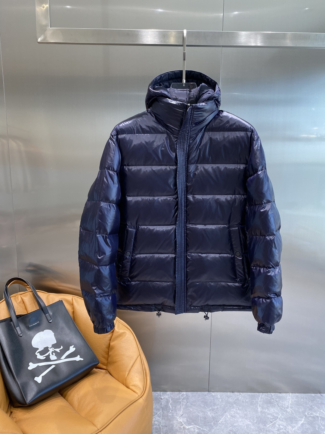 《𝙉𝙚𝙬🤍🖤普家》代购正品级别秋冬新款双面穿羽绒服 原版1:1订制五金配件全进口原版定制 欢迎专柜对比 