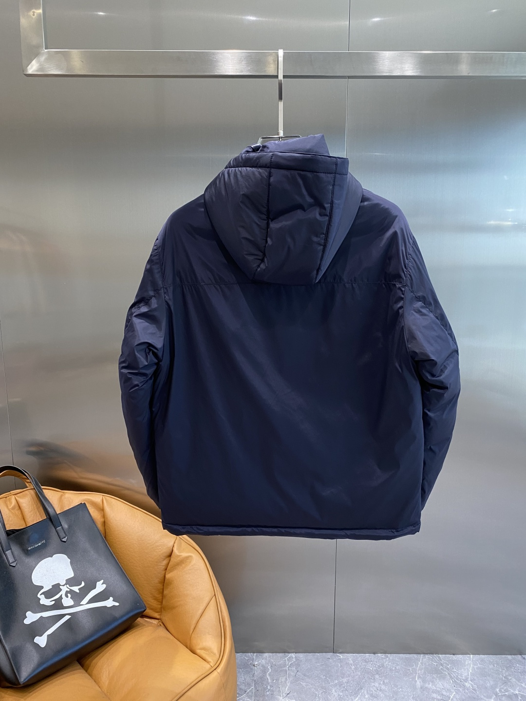 《𝙉𝙚𝙬🤍🖤普家》代购正品级别秋冬新款双面穿羽绒服 原版1:1订制五金配件全进口原版定制 欢迎专柜对比 