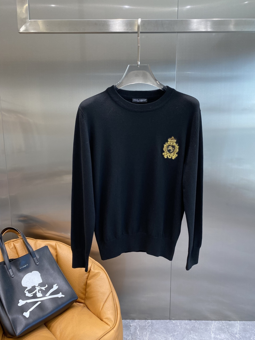 《𝙉𝙚𝙬🤍🖤DG家》2025秋冬新款毛衣 高品质意大利进口面料，高密度针织，时尚百搭毛衣，帅气十足。经典