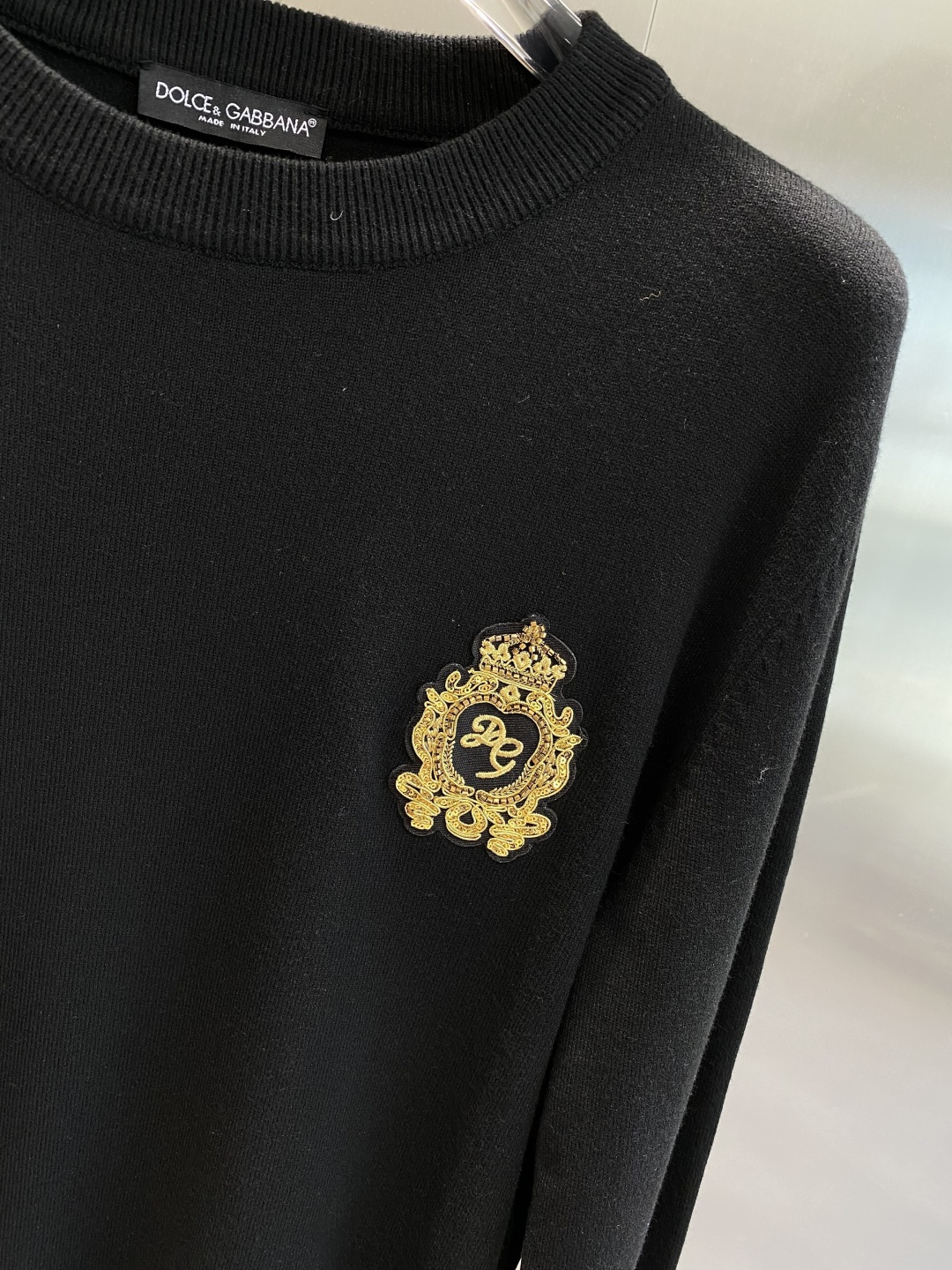 《𝙉𝙚𝙬🤍🖤DG家》2025秋冬新款毛衣 高品质意大利进口面料，高密度针织，时尚百搭毛衣，帅气十足。经典