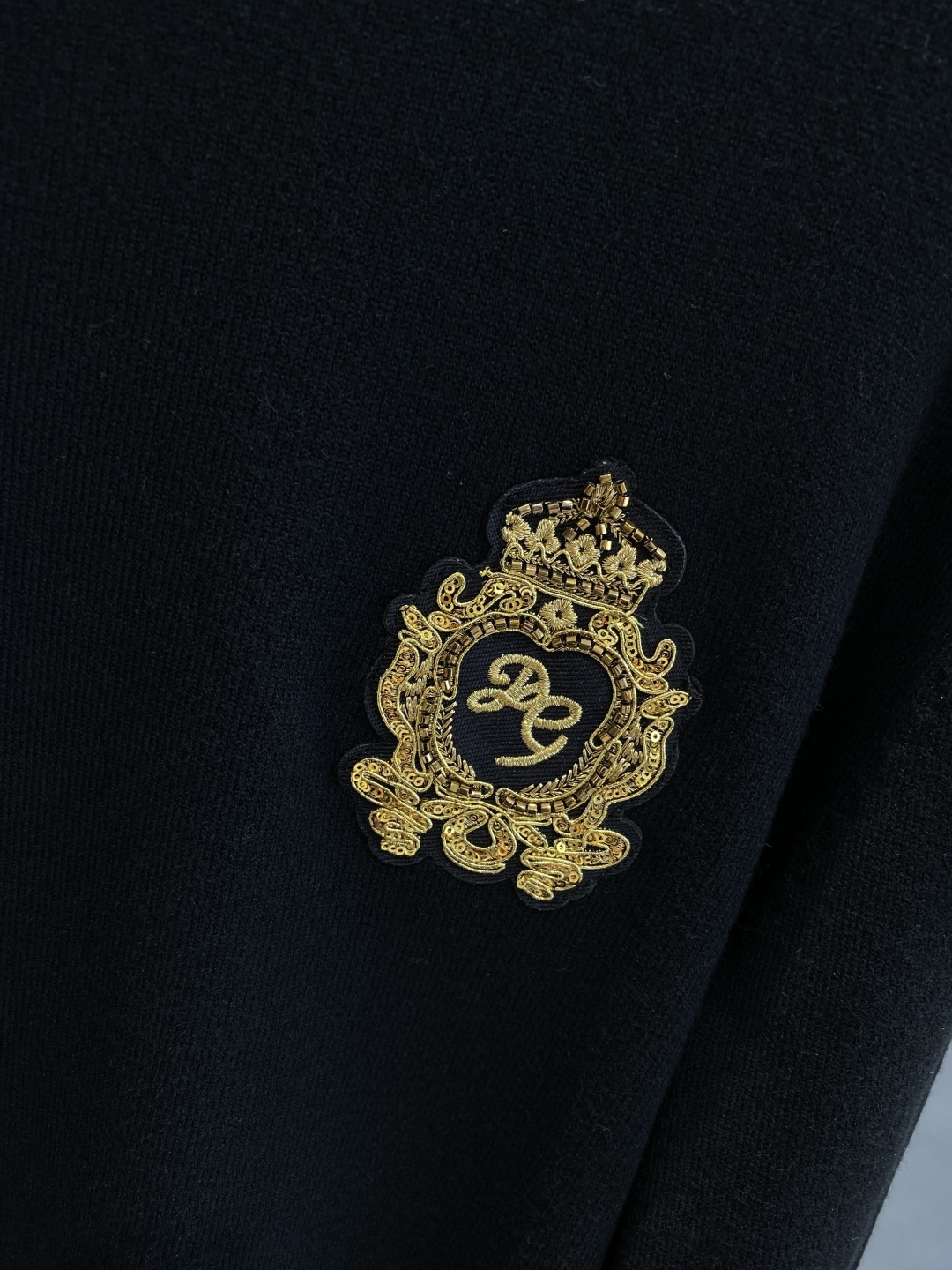 《𝙉𝙚𝙬🤍🖤DG家》2025秋冬新款毛衣 高品质意大利进口面料，高密度针织，时尚百搭毛衣，帅气十足。经典