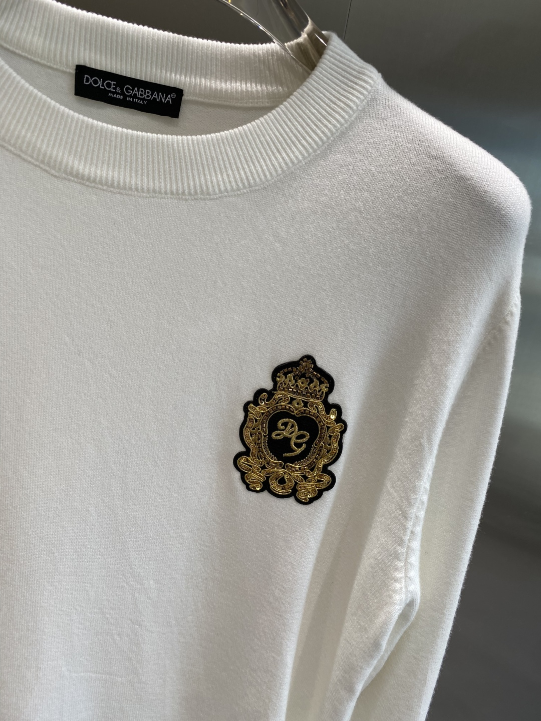 《𝙉𝙚𝙬🤍🖤DG家》2025秋冬新款毛衣 高品质意大利进口面料，高密度针织，时尚百搭毛衣，帅气十足。经典