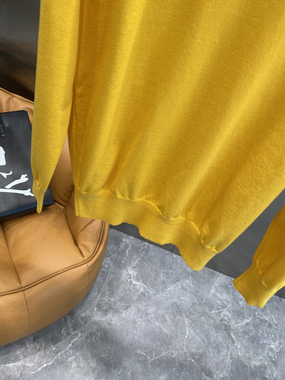 《𝙉𝙚𝙬🤍🖤DG家》2025秋冬新款毛衣 高品质意大利进口面料，高密度针织，时尚百搭毛衣，帅气十足。经典