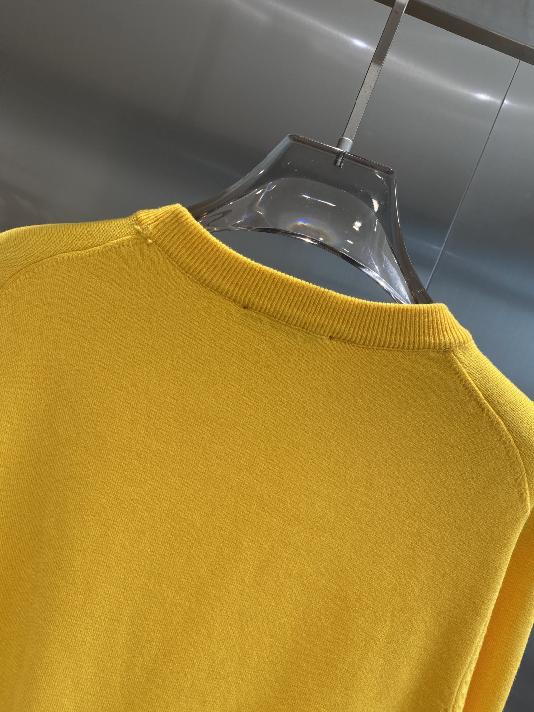 《𝙉𝙚𝙬🤍🖤DG家》2025秋冬新款毛衣 高品质意大利进口面料，高密度针织，时尚百搭毛衣，帅气十足。经典