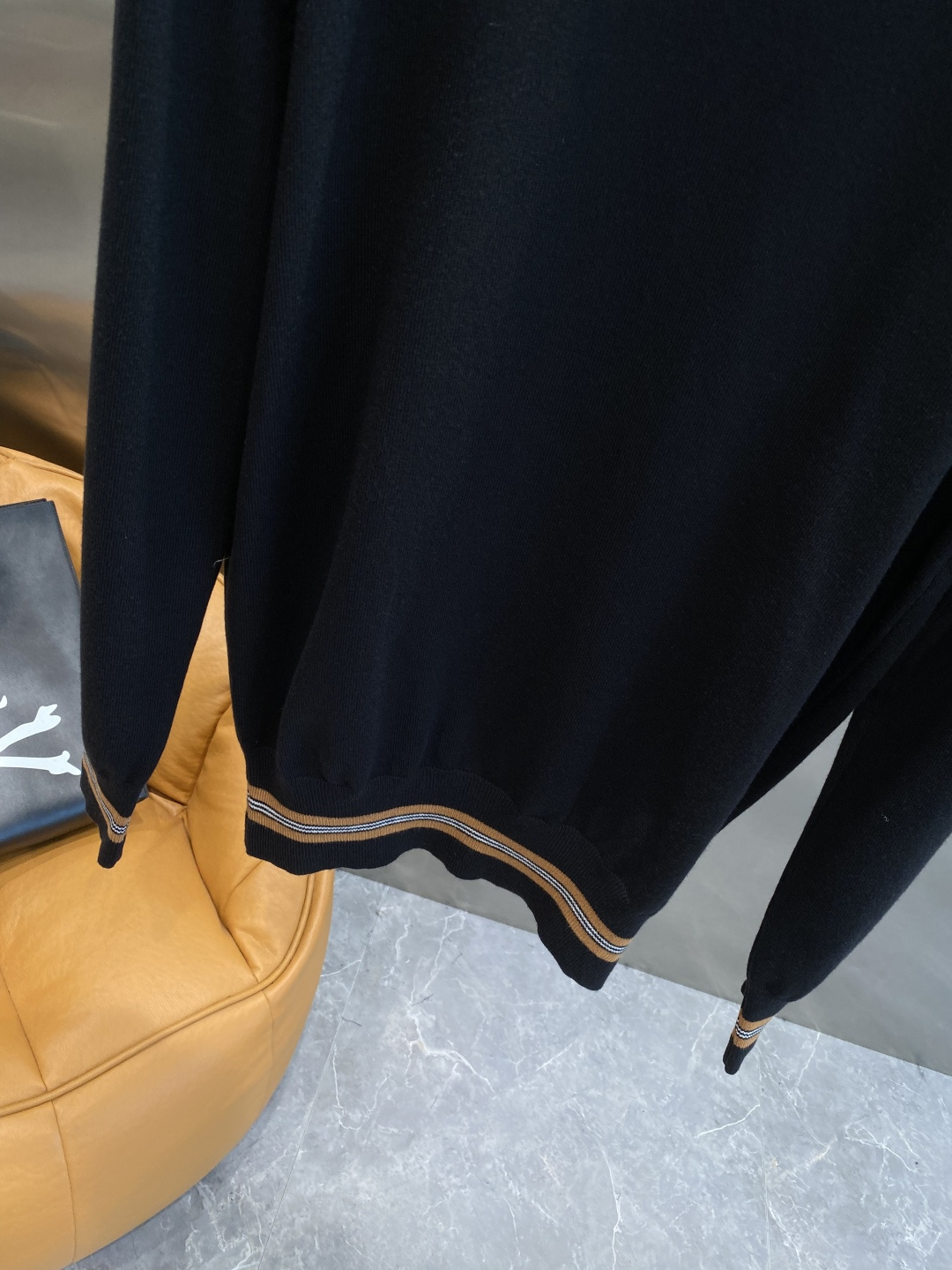 《𝙉𝙚𝙬🤍🖤巴家》2025秋冬新款毛衣 高品质意大利进口面料，高密度针织，时尚百搭毛衣，帅气十足。经典L