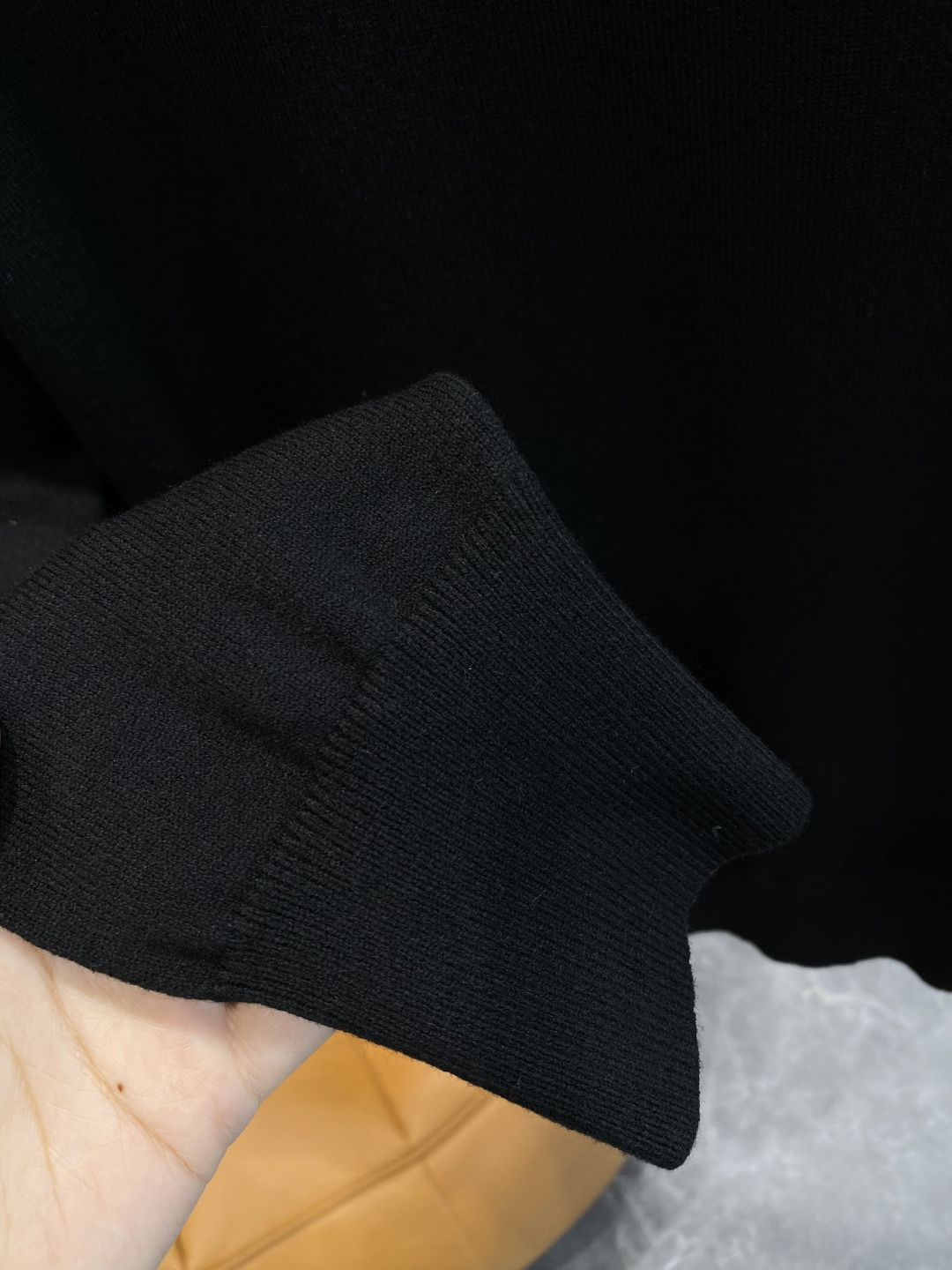 《𝙉𝙚𝙬🤍🖤DG家》2025秋冬新款毛衣 高品质意大利进口面料，高密度针织，时尚百搭毛衣，帅气十足。经典