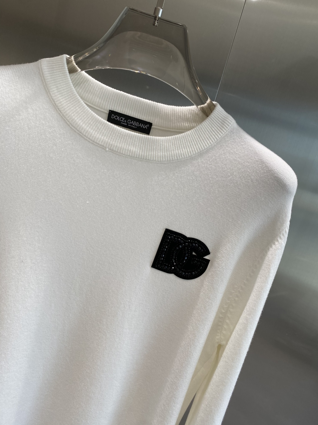 《𝙉𝙚𝙬🤍🖤DG家》2025秋冬新款毛衣 高品质意大利进口面料，高密度针织，时尚百搭毛衣，帅气十足。经典