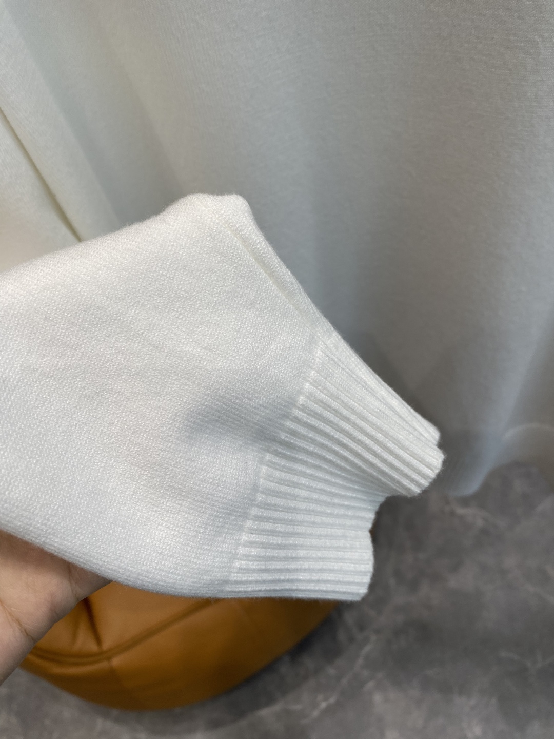 《𝙉𝙚𝙬🤍🖤DG家》2025秋冬新款毛衣 高品质意大利进口面料，高密度针织，时尚百搭毛衣，帅气十足。经典