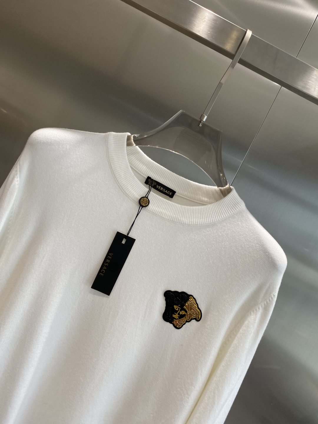 《𝙉𝙚𝙬🤍🖤范家》2025秋冬新款毛衣 高品质意大利进口面料，高密度针织，时尚百搭毛衣，帅气十足。经典L