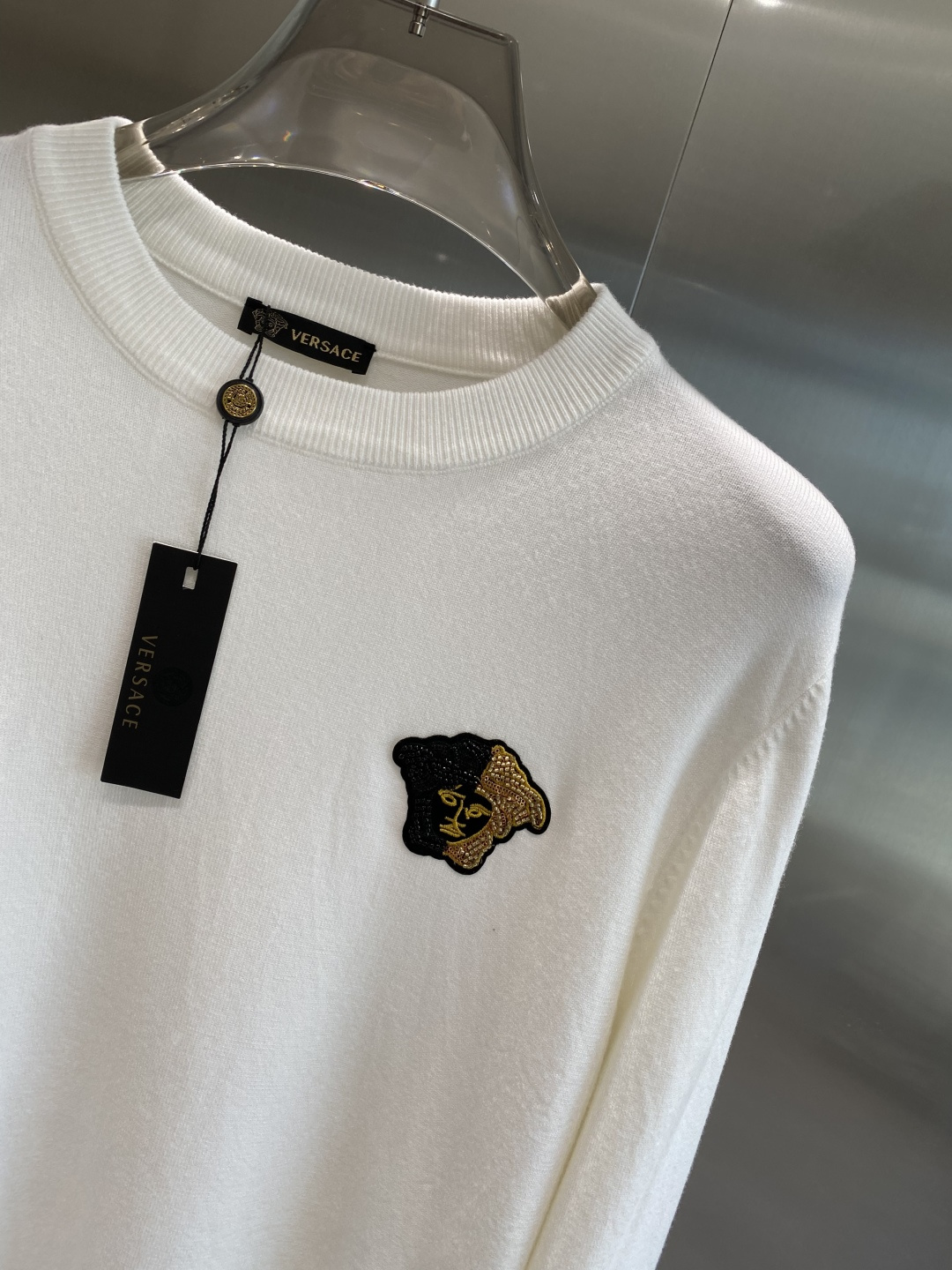 《𝙉𝙚𝙬🤍🖤范家》2025秋冬新款毛衣 高品质意大利进口面料，高密度针织，时尚百搭毛衣，帅气十足。经典L