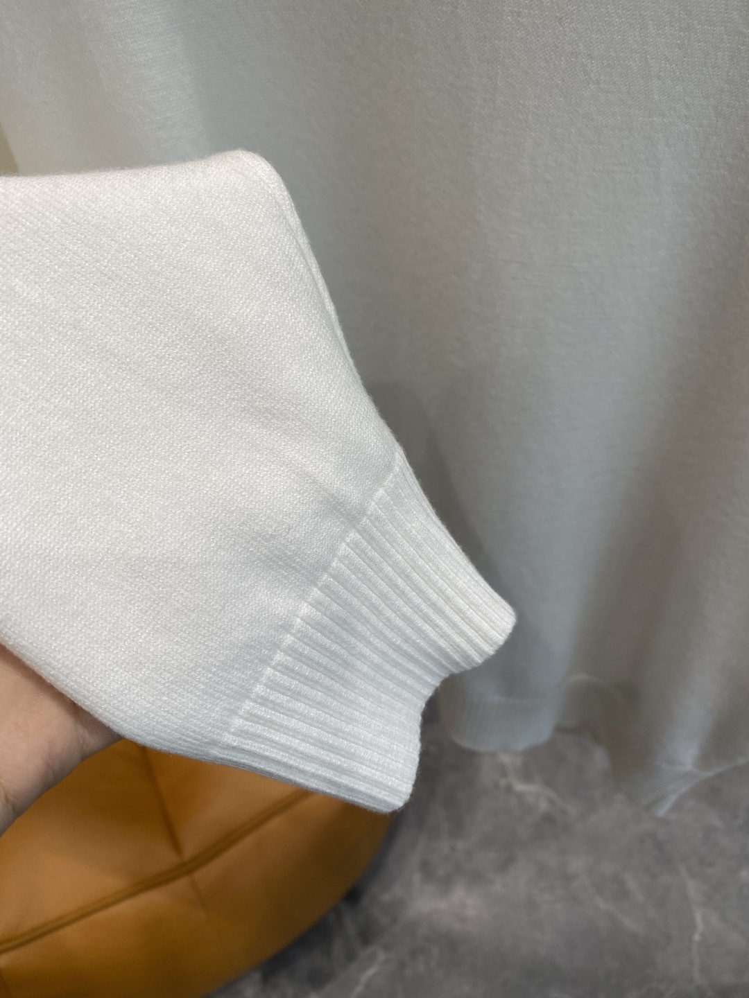 《𝙉𝙚𝙬🤍🖤范家》2025秋冬新款毛衣 高品质意大利进口面料，高密度针织，时尚百搭毛衣，帅气十足。经典L