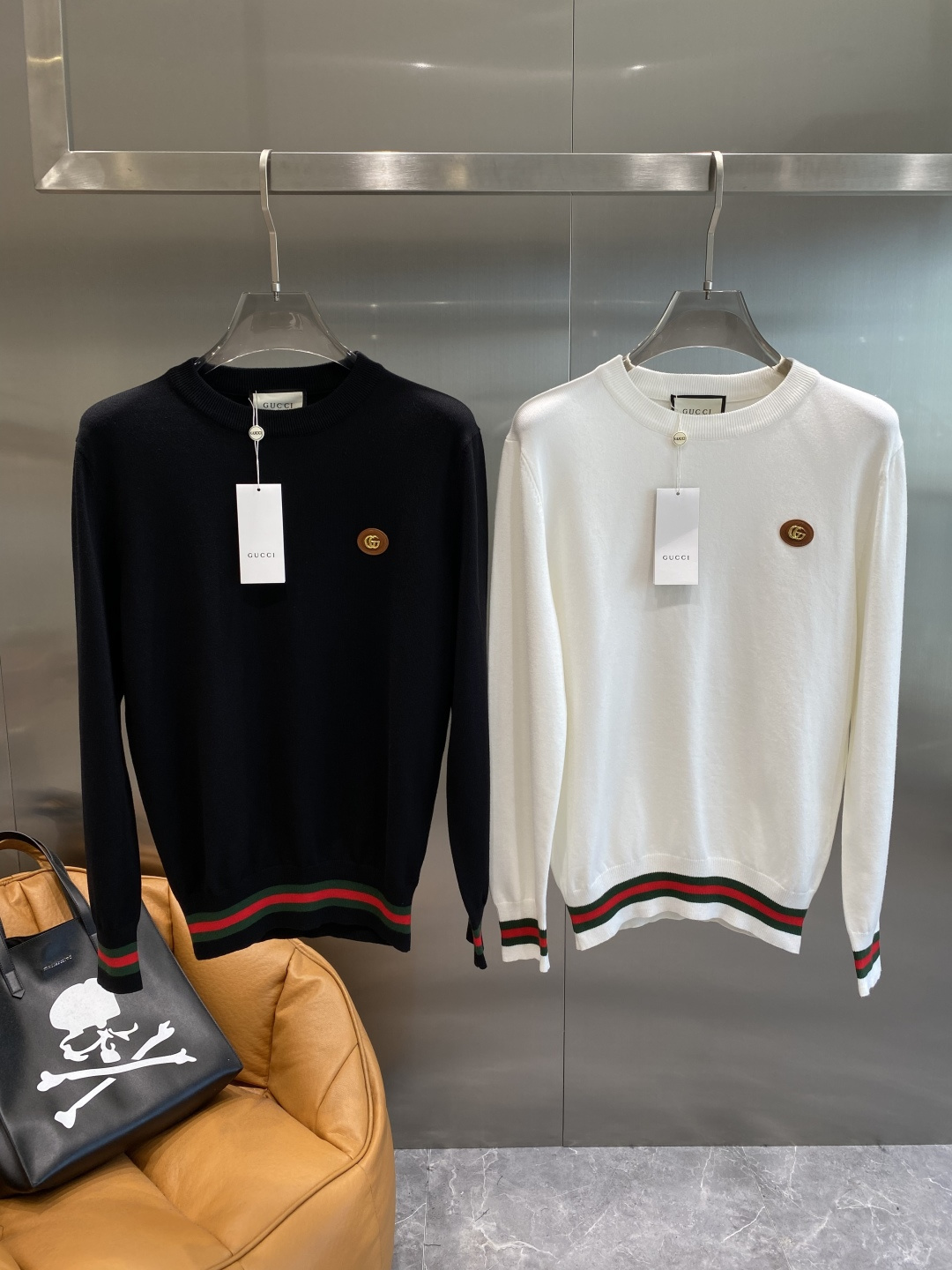 《𝙉𝙚𝙬🤍🖤古家》2025秋冬新款毛衣 高品质意大利进口面料，高密度针织，时尚百搭毛衣，帅气十足。经典L