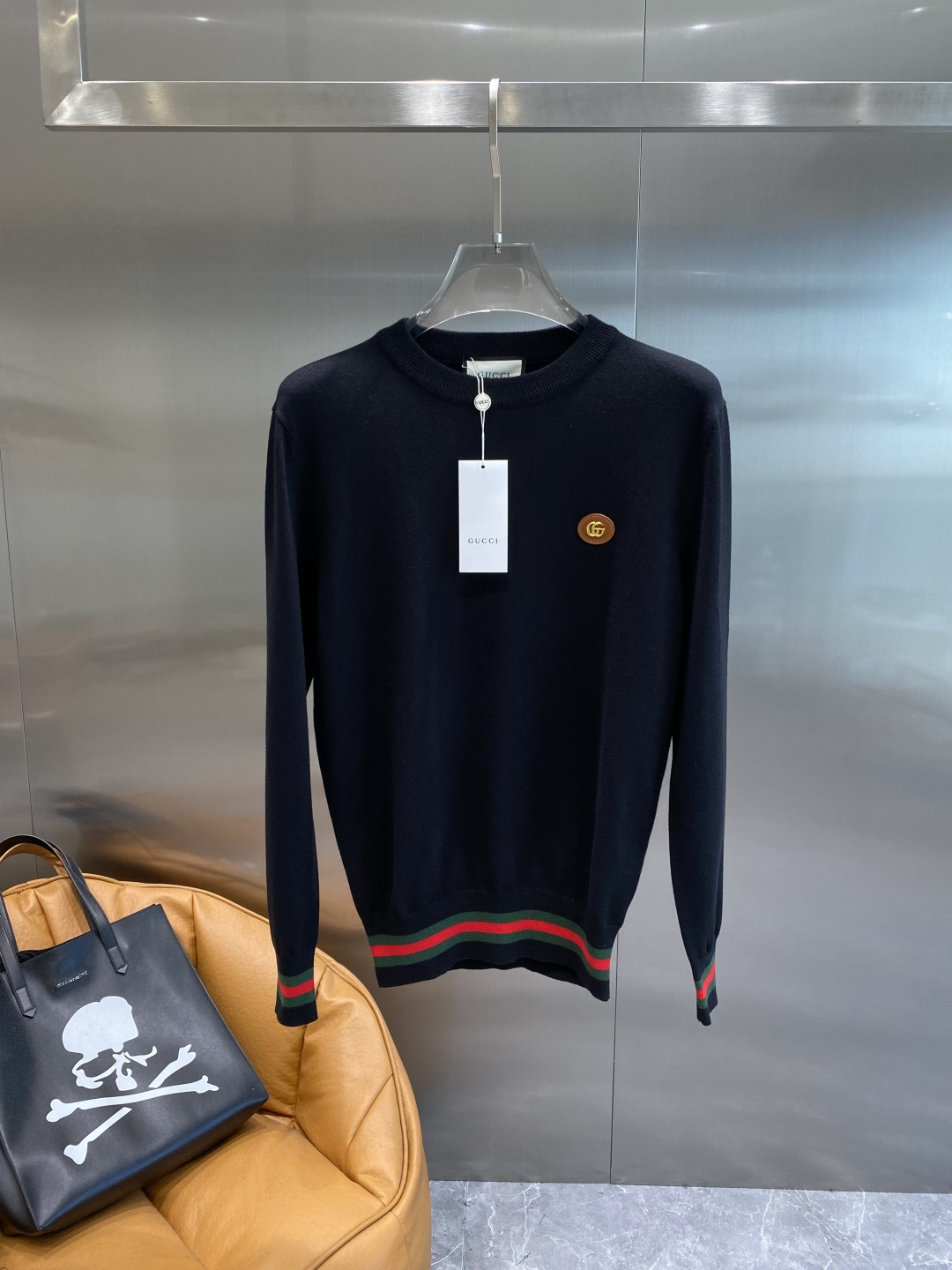 《𝙉𝙚𝙬🤍🖤古家》2025秋冬新款毛衣 高品质意大利进口面料，高密度针织，时尚百搭毛衣，帅气十足。经典L