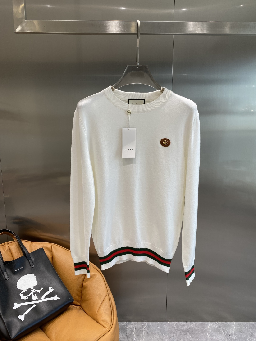 《𝙉𝙚𝙬🤍🖤古家》2025秋冬新款毛衣 高品质意大利进口面料，高密度针织，时尚百搭毛衣，帅气十足。经典L