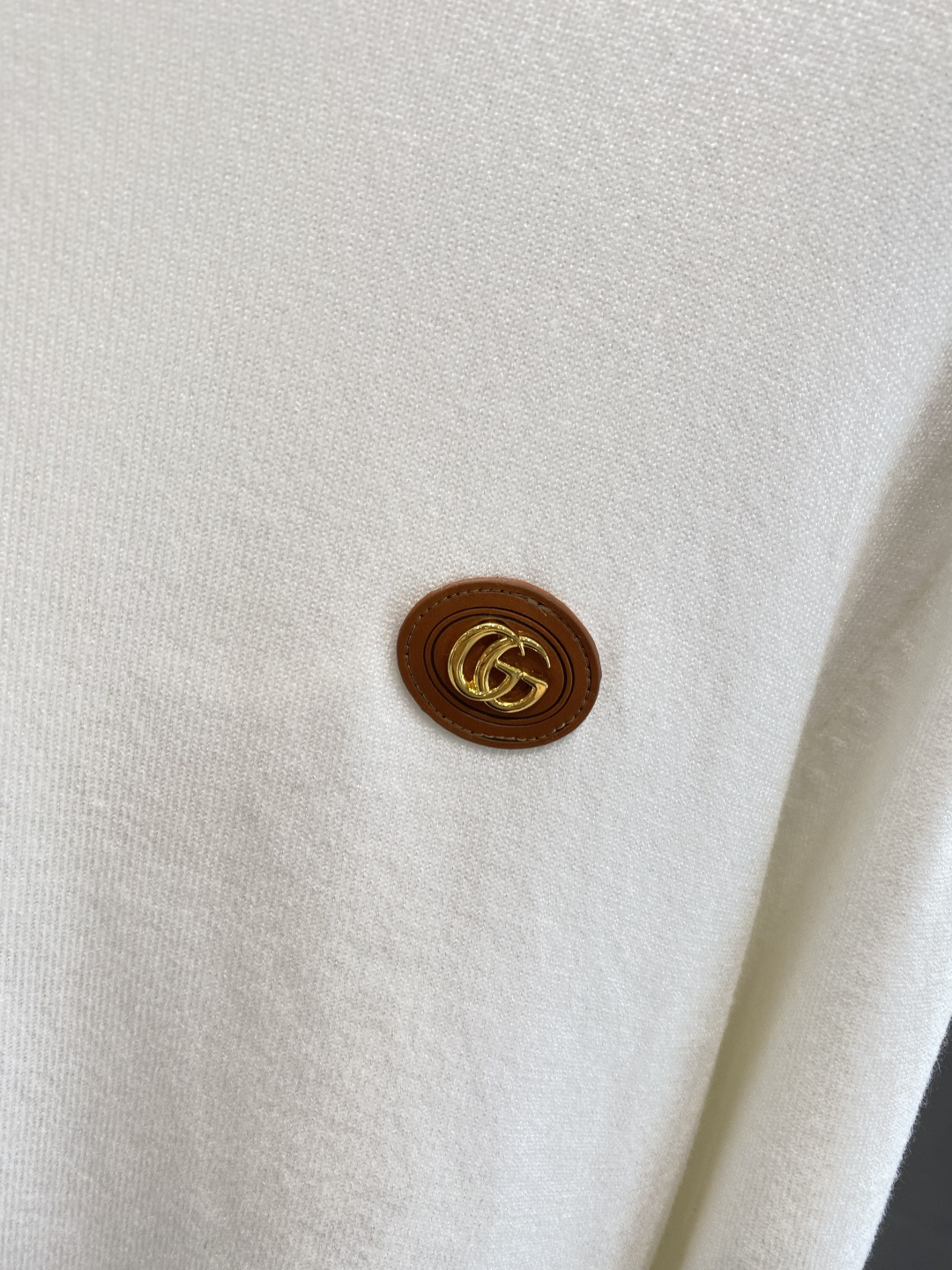 《𝙉𝙚𝙬🤍🖤古家》2025秋冬新款毛衣 高品质意大利进口面料，高密度针织，时尚百搭毛衣，帅气十足。经典L