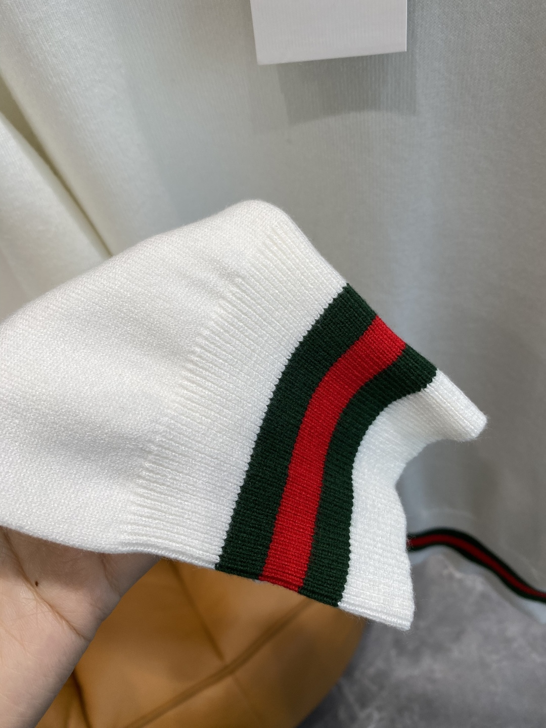 《𝙉𝙚𝙬🤍🖤古家》2025秋冬新款毛衣 高品质意大利进口面料，高密度针织，时尚百搭毛衣，帅气十足。经典L