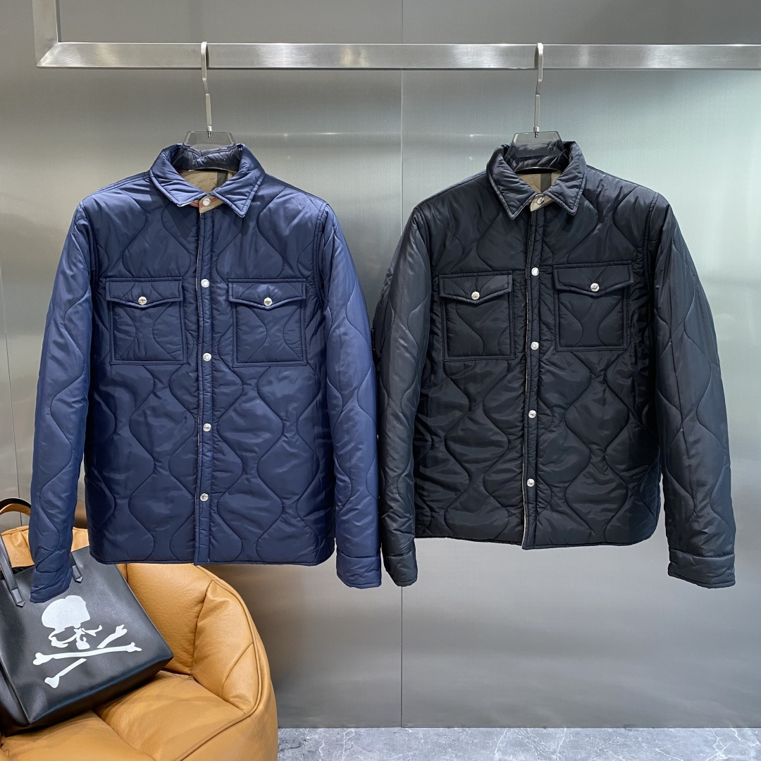 NO:650728,'Bajia' 2025 winter latest products, available at counters at the same time, original orders, fashionable casual cotton clothes and comfortable upper body!  Eye-catching and bright, it uses imported original fabrics, top-level craftsmanship letter pattern logo, and original hardware accessories. It is simple yet fashionable. The upper body is fashionable and handsome. The size is M-3XL. Next day, burberry, alexander wang19860909《巴家》 2025冬季最新品,专柜同步有售,原单狠货,时尚休闲棉服 上身舒适！吸睛而有亮点,采用进口原版面料,顶级工艺字母图案logo,原版五金辅料装饰,简单而不失时尚,上身时尚帅气,码数M-3XL隔天,,burberry,alexander wang,Men's clothing