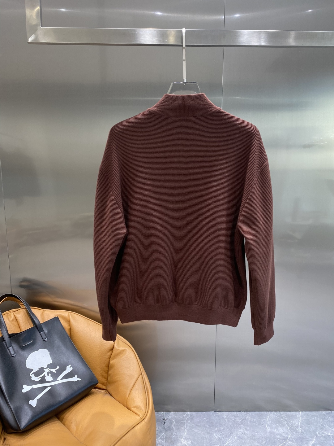 🌾 《𝙉𝙚𝙬🤍🖤巴家》开衫新款针织毛衣衫，彰显2025秋冬秀场的 主题。责任采购羊毛成就换季时节的典雅之