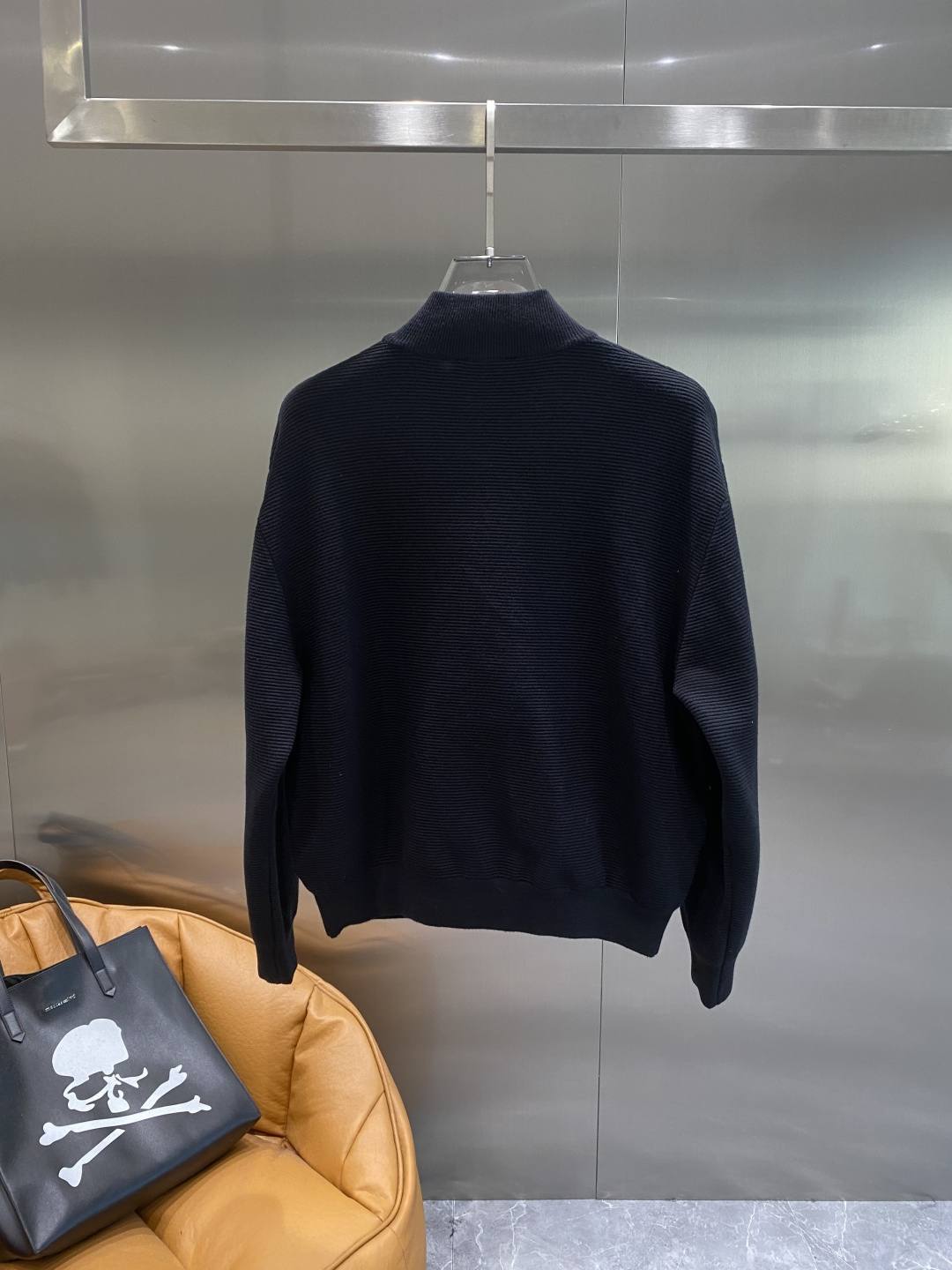 🌾 《𝙉𝙚𝙬🤍🖤巴家》开衫新款针织毛衣衫，彰显2025秋冬秀场的 主题。责任采购羊毛成就换季时节的典雅之