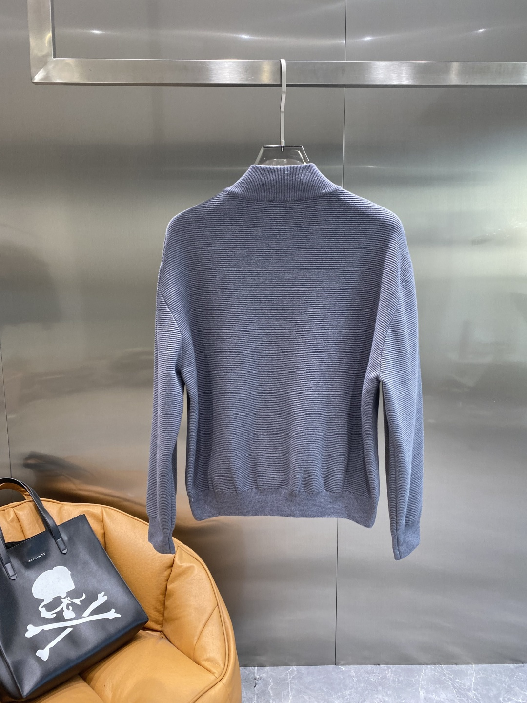 🌾 《𝙉𝙚𝙬🤍🖤巴家》开衫新款针织毛衣衫，彰显2025秋冬秀场的 主题。责任采购羊毛成就换季时节的典雅之