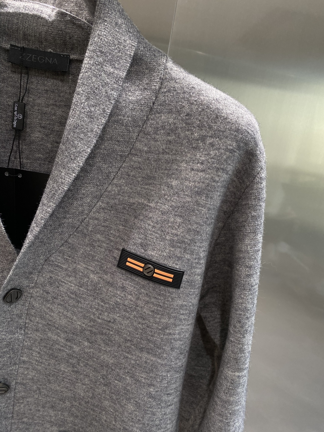 🌾 《𝙉𝙚𝙬🤍🖤杰尼家》开衫新款针织毛衣衫，彰显2025秋冬秀场的 主题。责任采购羊毛成就换季时节的典雅