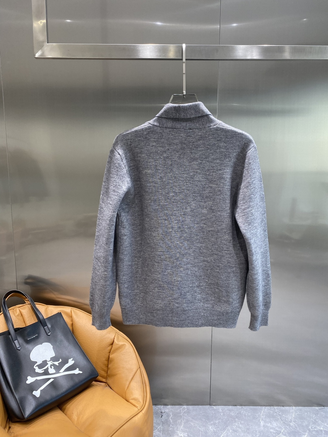 🌾 《𝙉𝙚𝙬🤍🖤杰尼家》开衫新款针织毛衣衫，彰显2025秋冬秀场的 主题。责任采购羊毛成就换季时节的典雅