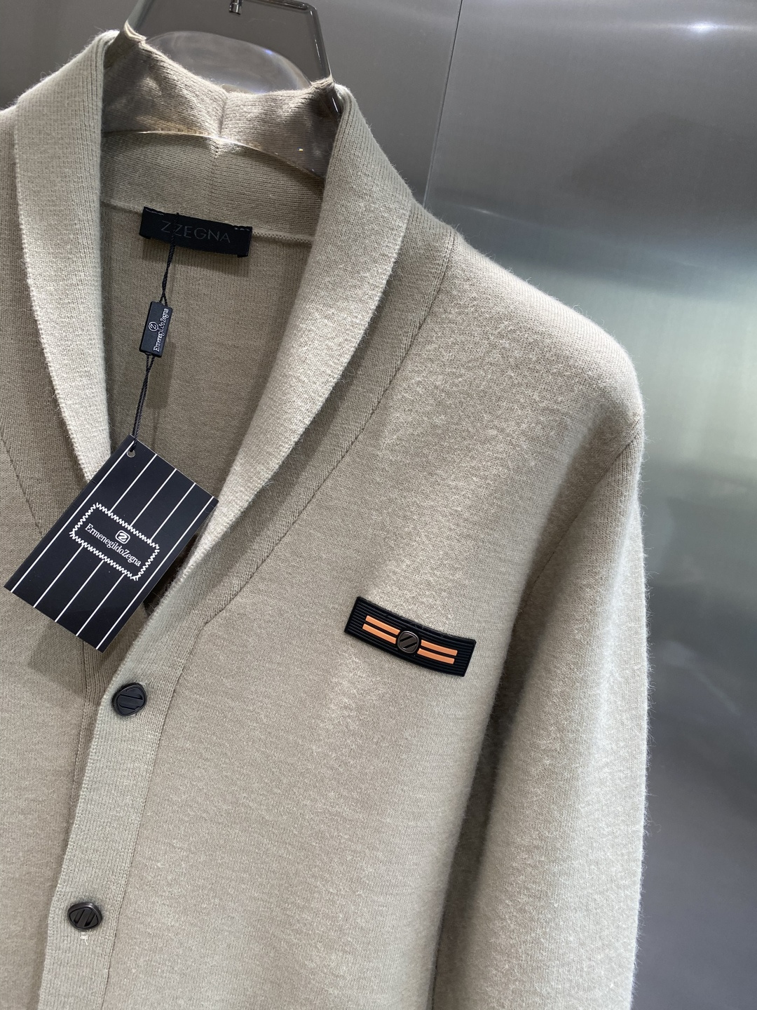 🌾 《𝙉𝙚𝙬🤍🖤杰尼家》开衫新款针织毛衣衫，彰显2025秋冬秀场的 主题。责任采购羊毛成就换季时节的典雅