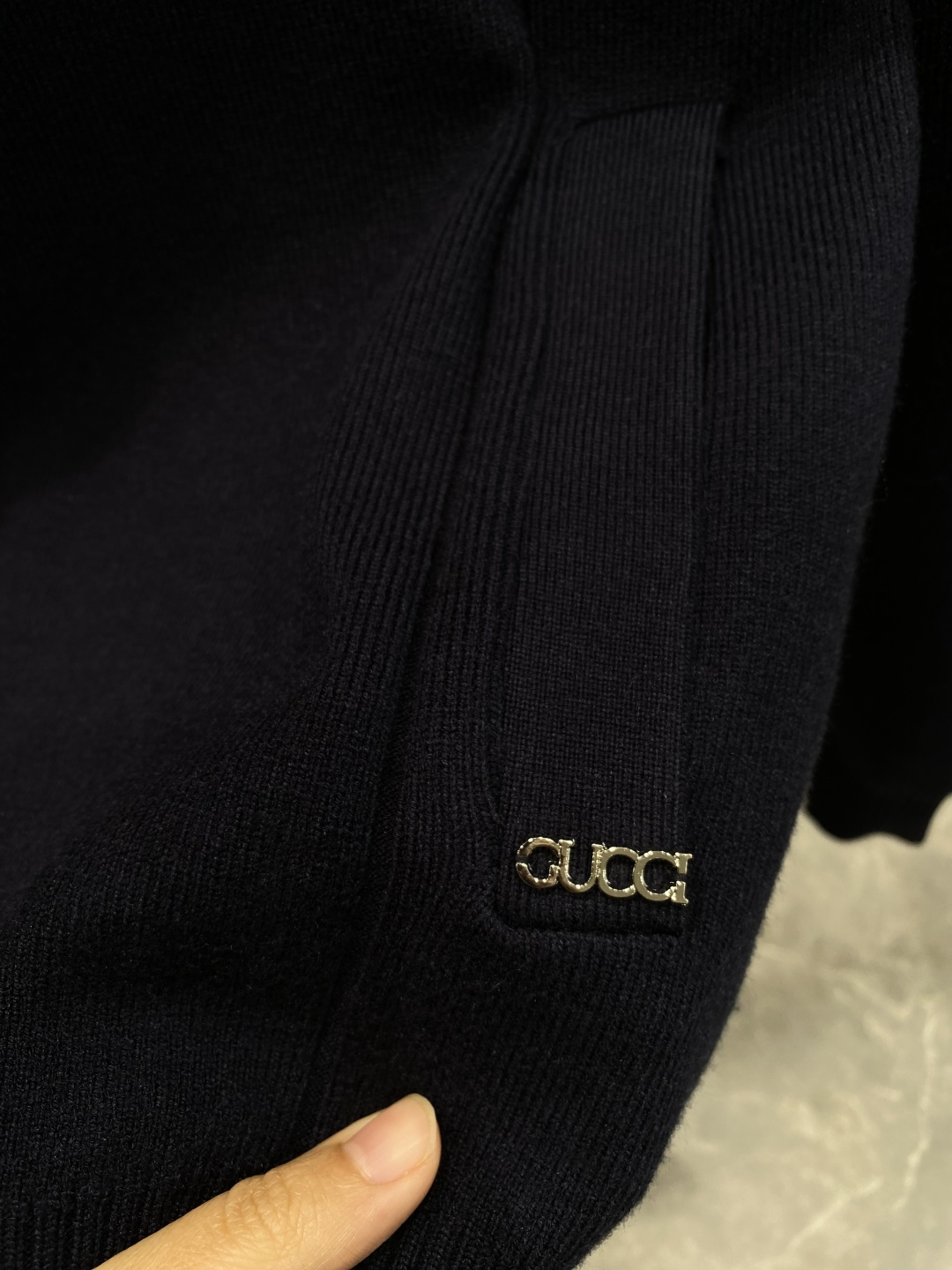 🌾 《𝙉𝙚𝙬🤍🖤古家》25ss秋冬 最新最顶级开衫羊毛针织衫开衫毛衣，精致配色融合新款潮开衫，最顶级的品