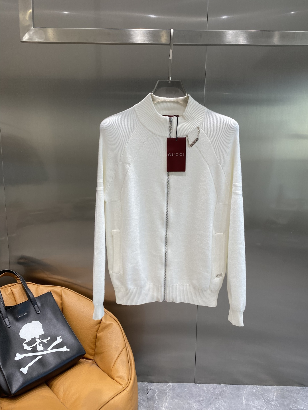 🌾 《𝙉𝙚𝙬🤍🖤古家》25ss秋冬 最新最顶级开衫羊毛针织衫开衫毛衣，精致配色融合新款潮开衫，最顶级的品