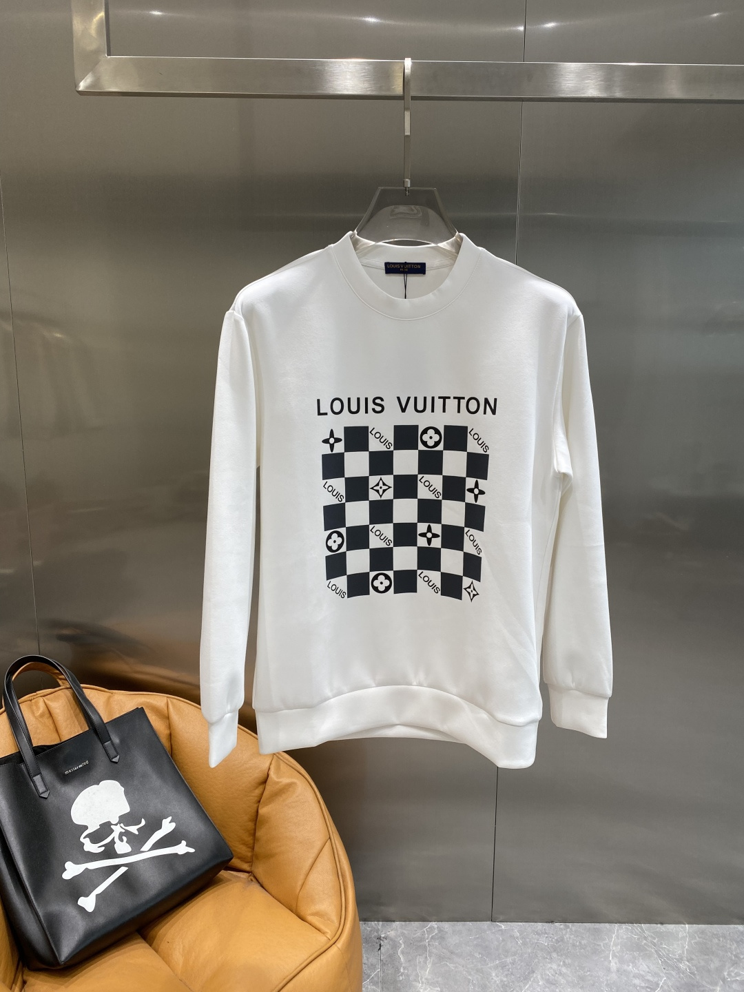 🌾 《𝙉𝙚𝙬🤍🖤驴家》25秋冬新品空气层 圆领卫衣，正面品牌标识设计，创意重释品牌标志性设计，采用400