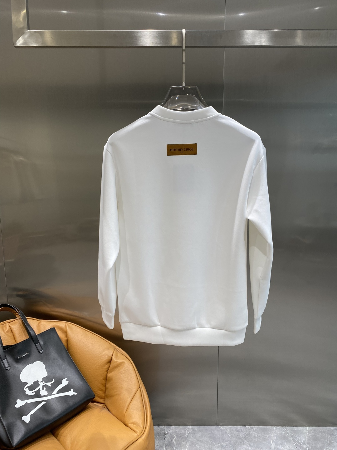 🌾 《𝙉𝙚𝙬🤍🖤驴家》25秋冬新品空气层 圆领卫衣，正面品牌标识设计，创意重释品牌标志性设计，采用400