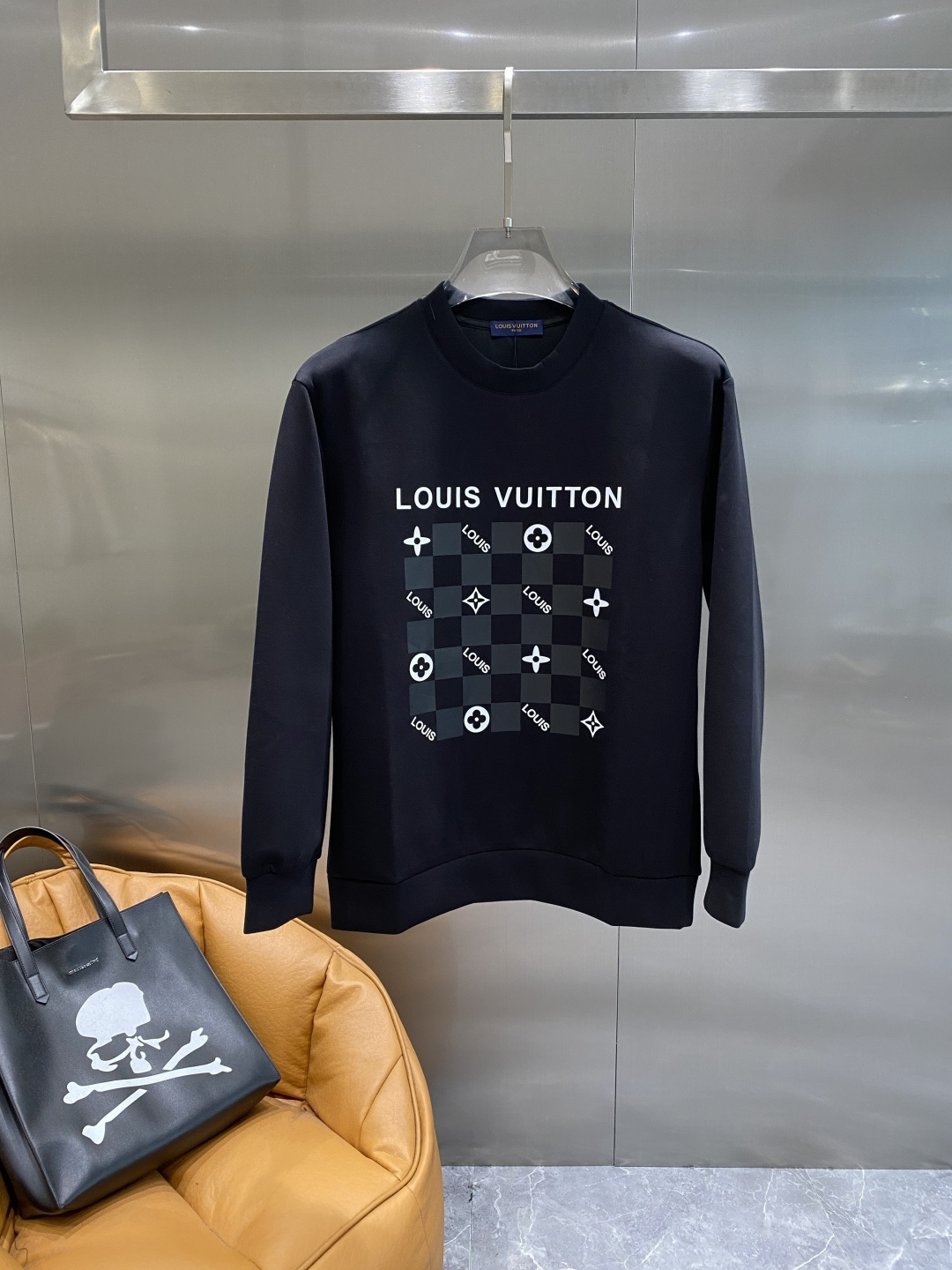 🌾 《𝙉𝙚𝙬🤍🖤驴家》25秋冬新品空气层 圆领卫衣，正面品牌标识设计，创意重释品牌标志性设计，采用400