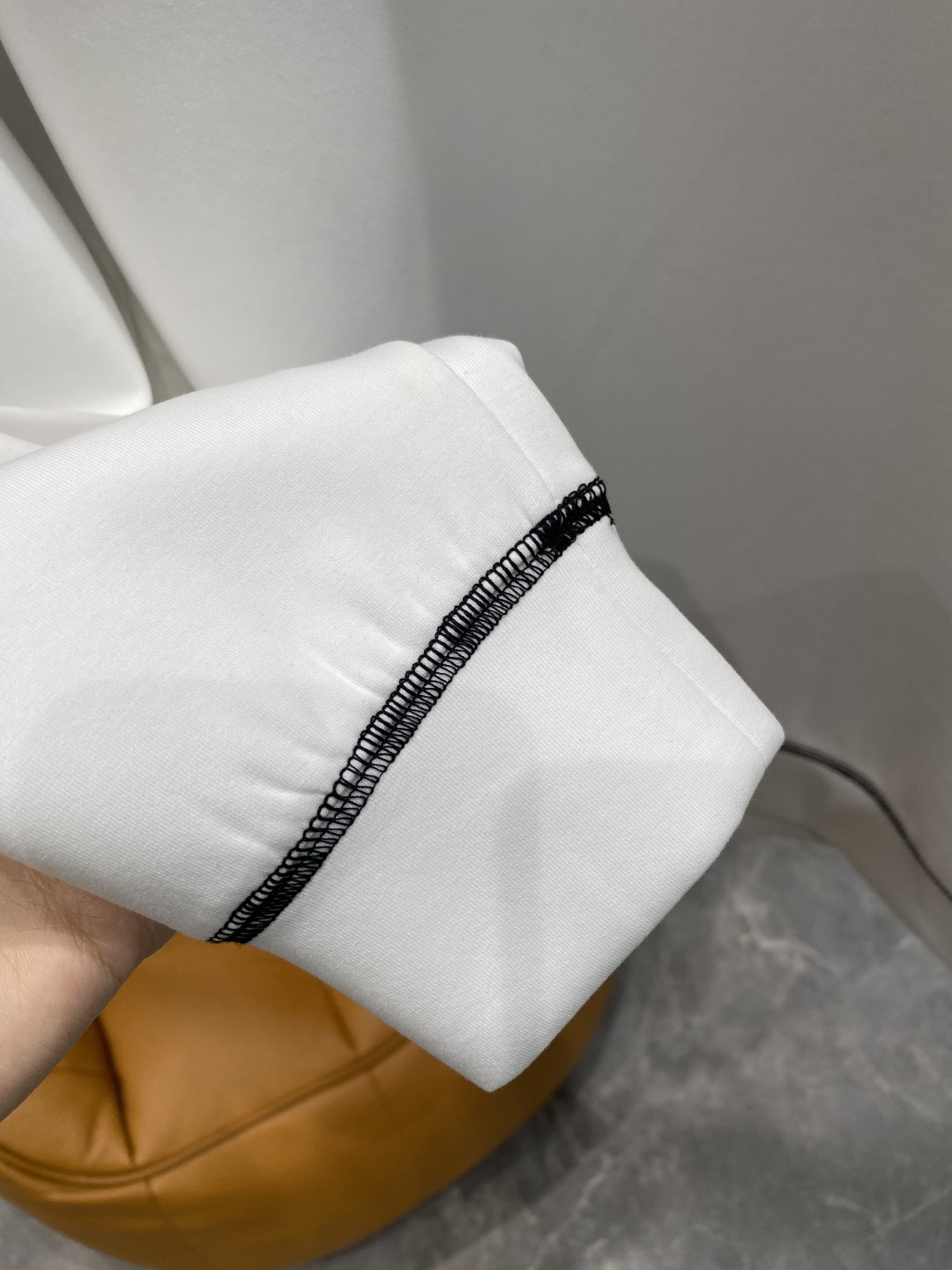 🌾 《𝙉𝙚𝙬🤍🖤普家》25秋冬新品空气层 圆领卫衣，正面品牌标识设计，创意重释品牌标志性设计，采用400