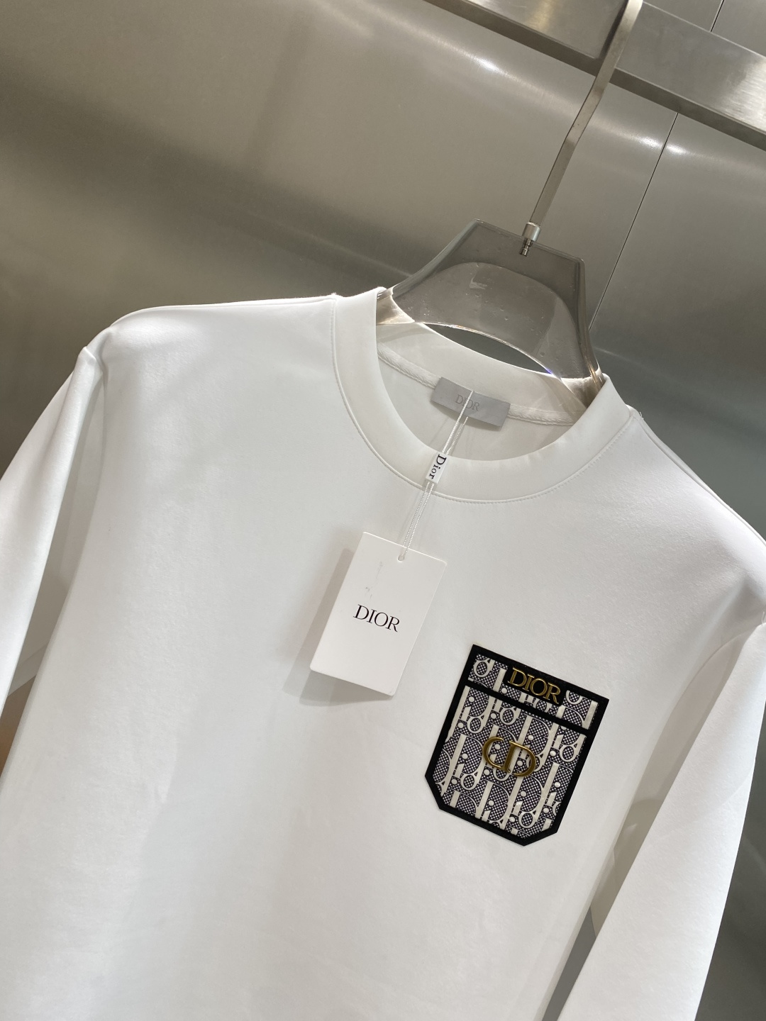 🌾 《𝙉𝙚𝙬🤍🖤迪家》25秋冬新品空气层 圆领卫衣，正面品牌标识设计，创意重释品牌标志性设计，采用400