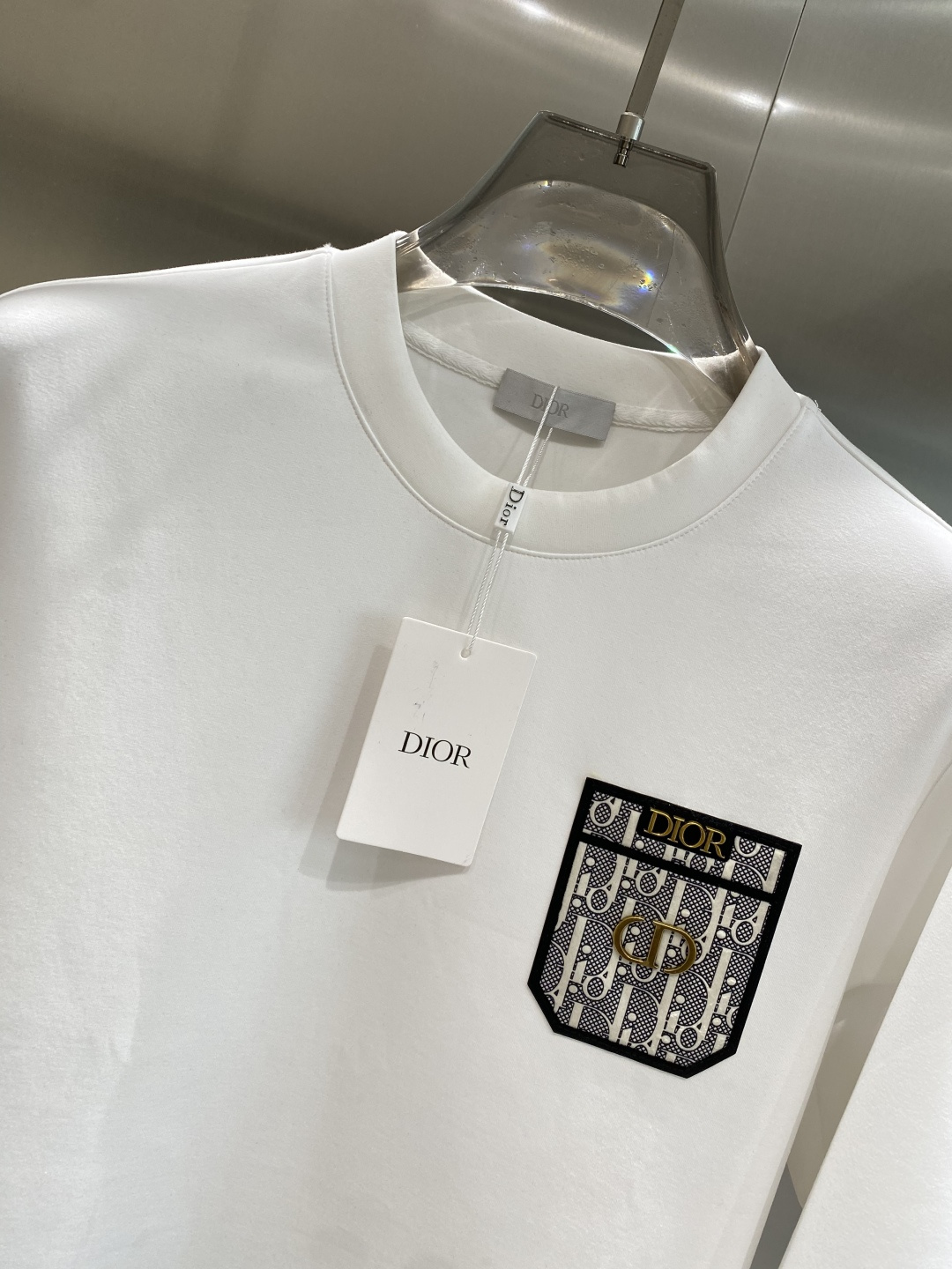 🌾 《𝙉𝙚𝙬🤍🖤迪家》25秋冬新品空气层 圆领卫衣，正面品牌标识设计，创意重释品牌标志性设计，采用400