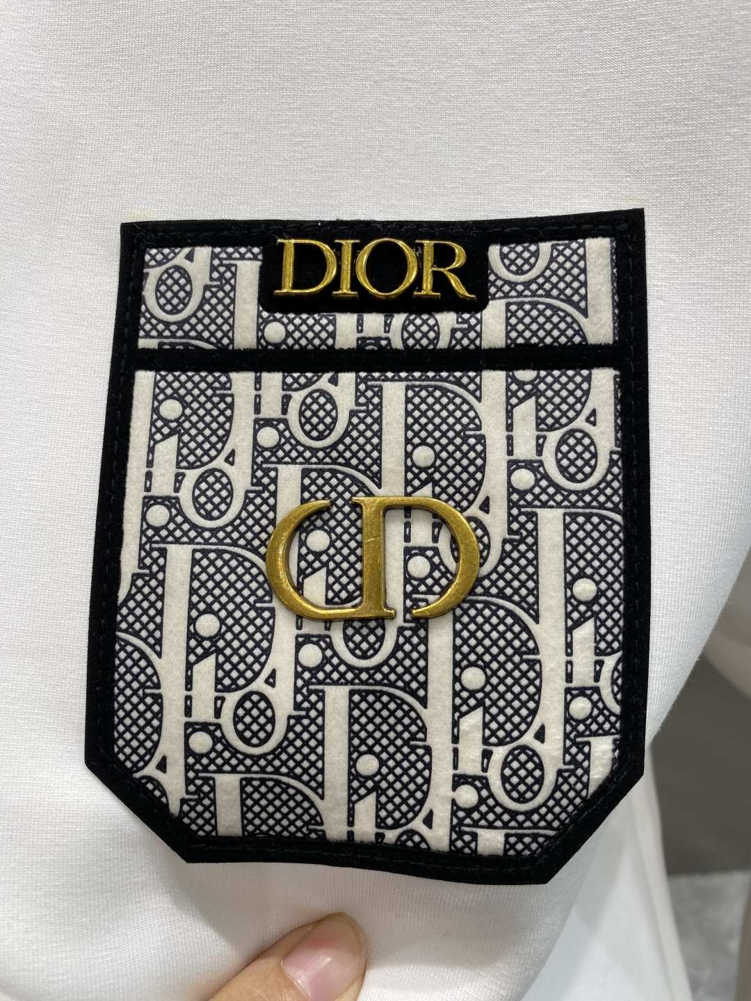 🌾 《𝙉𝙚𝙬🤍🖤迪家》25秋冬新品空气层 圆领卫衣，正面品牌标识设计，创意重释品牌标志性设计，采用400