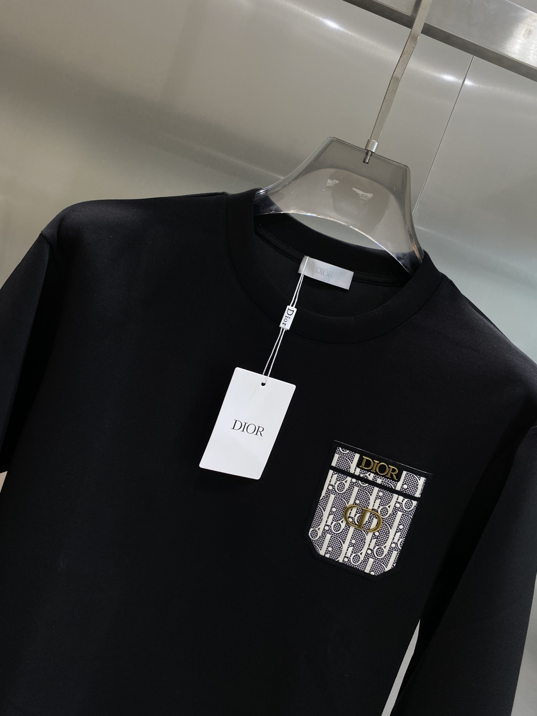 🌾 《𝙉𝙚𝙬🤍🖤驴家》25秋冬新品空气层 圆领卫衣，正面品牌标识设计，创意重释品牌标志性设计，采用400