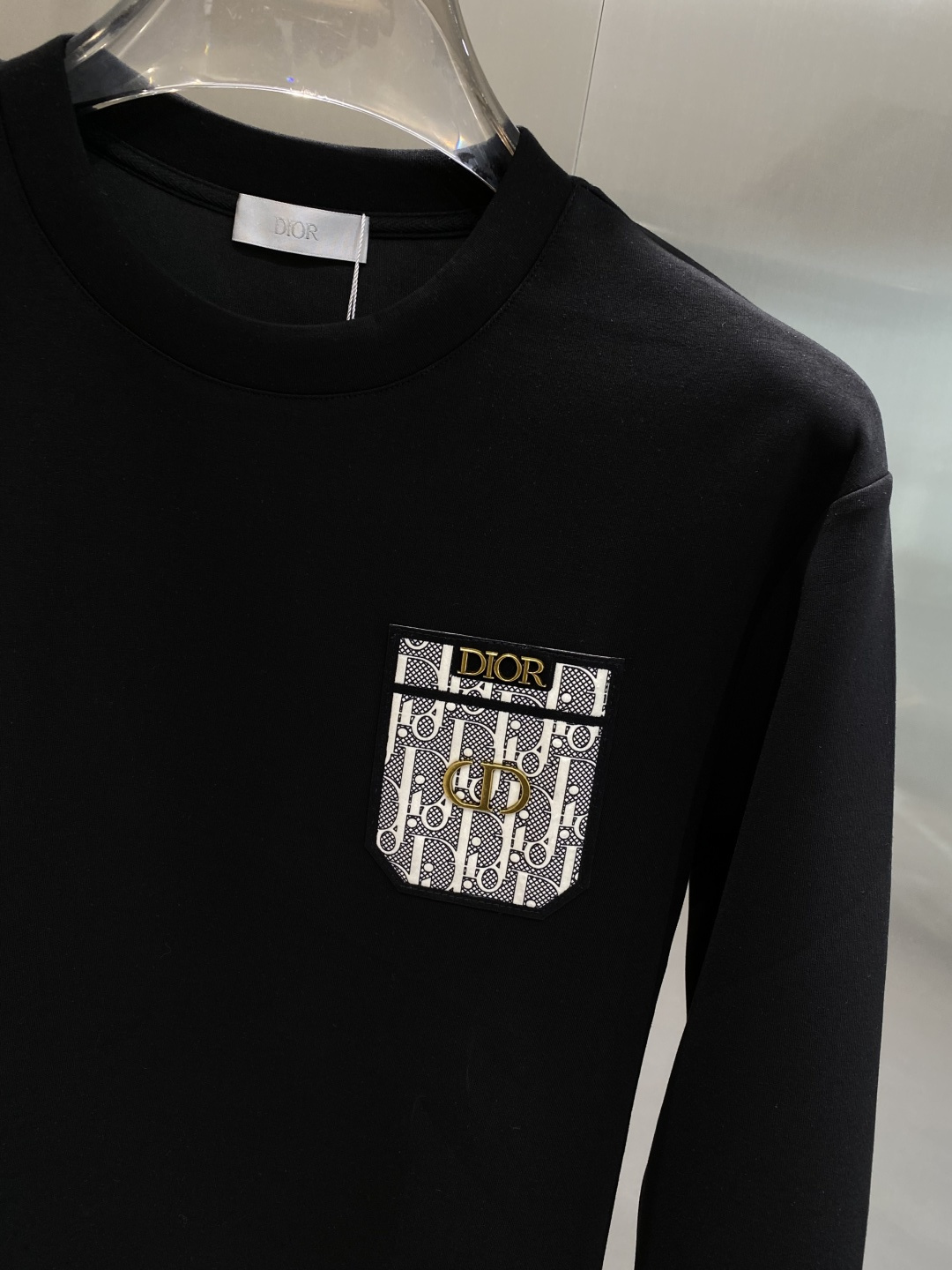 🌾 《𝙉𝙚𝙬🤍🖤驴家》25秋冬新品空气层 圆领卫衣，正面品牌标识设计，创意重释品牌标志性设计，采用400