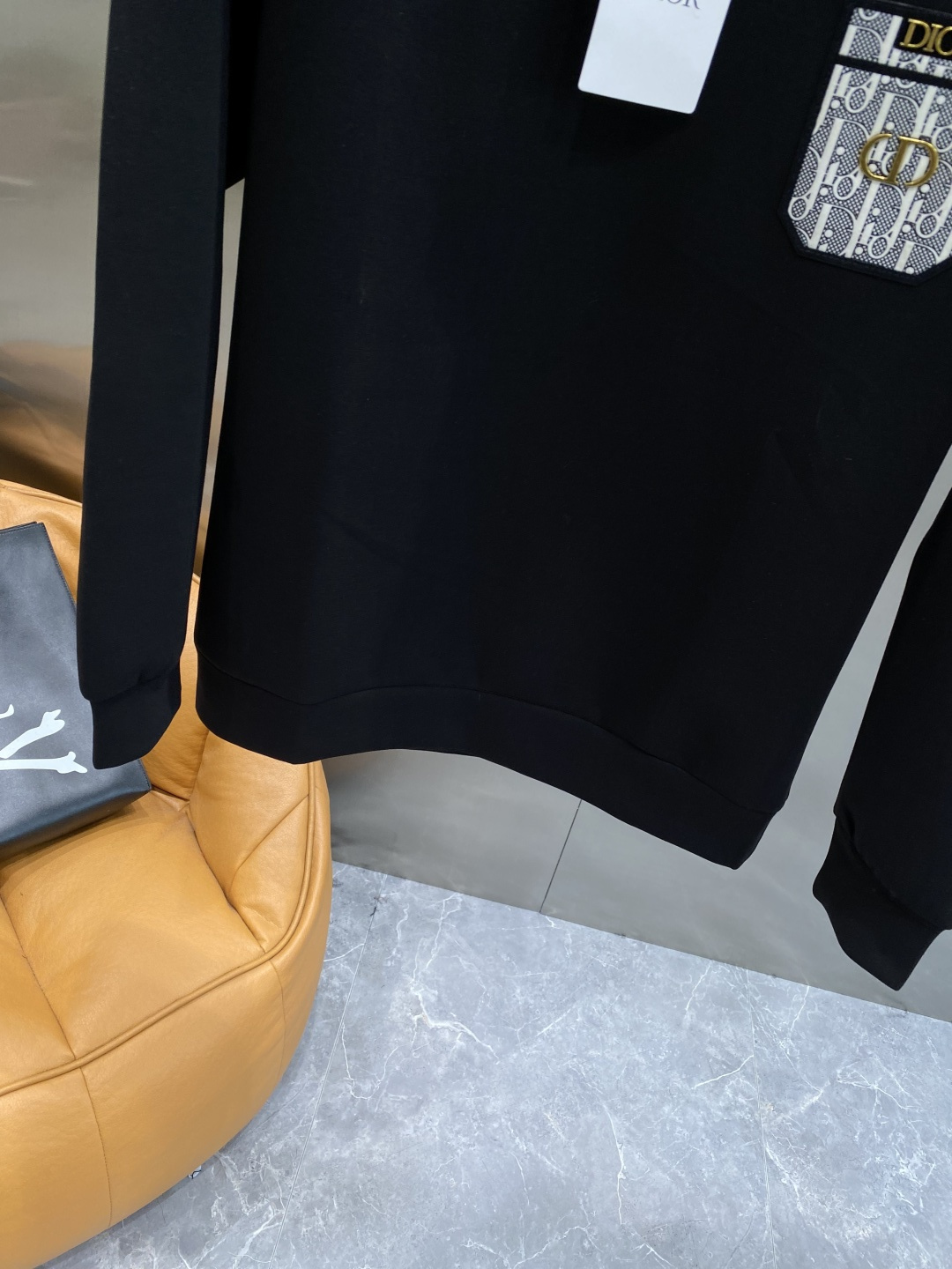 🌾 《𝙉𝙚𝙬🤍🖤驴家》25秋冬新品空气层 圆领卫衣，正面品牌标识设计，创意重释品牌标志性设计，采用400