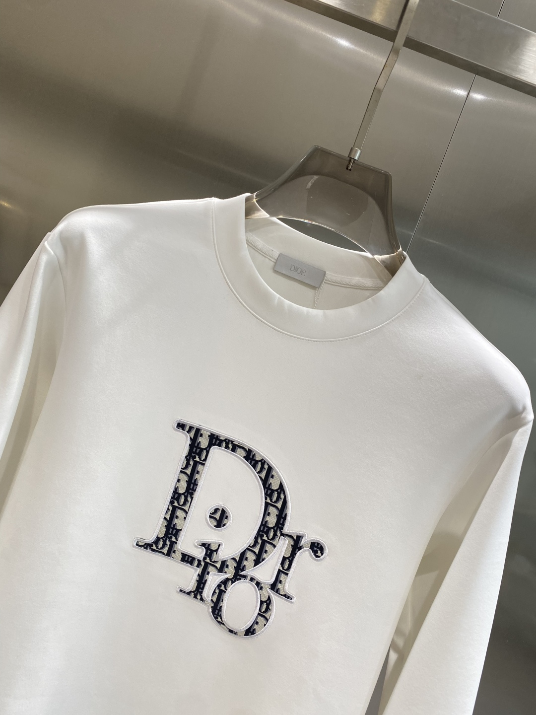 🌾 《𝙉𝙚𝙬🤍🖤迪家》25秋冬新品空气层 圆领卫衣，正面品牌标识设计，创意重释品牌标志性设计，采用400