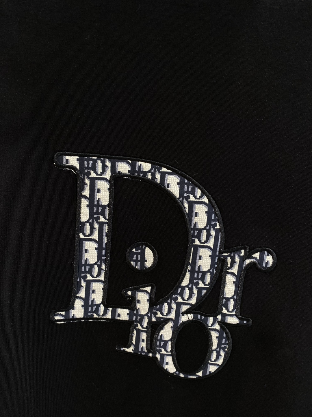 🌾 《𝙉𝙚𝙬🤍🖤迪家》25秋冬新品空气层 圆领卫衣，正面品牌标识设计，创意重释品牌标志性设计，采用400